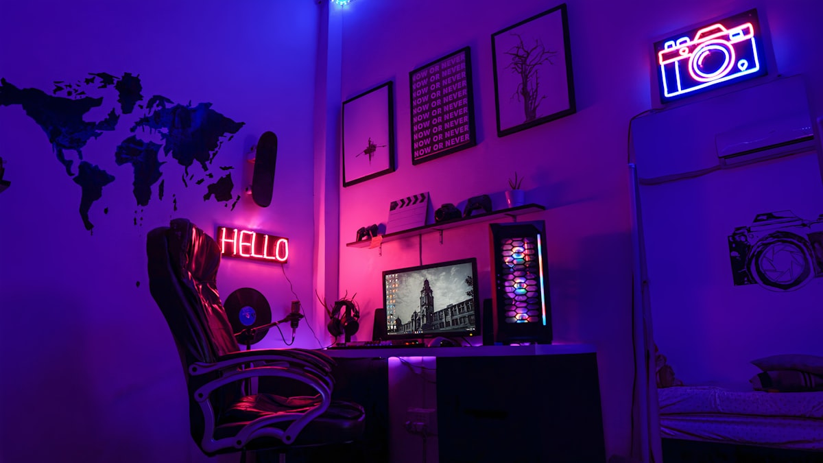 XL RGB Gaming Mouse Pad with Wireless Charging - LED Desk Mat